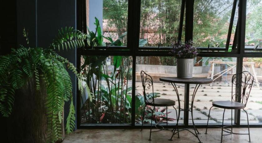 Hug Inn Phrae Exterior photo