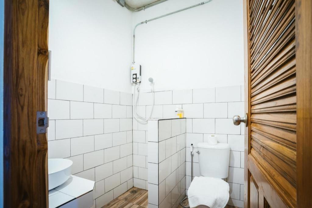 Hug Inn Phrae Exterior photo